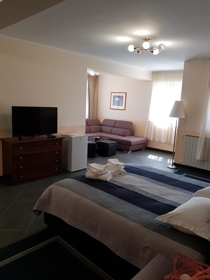 Liberty Rooms Făgăraş Extérieur photo